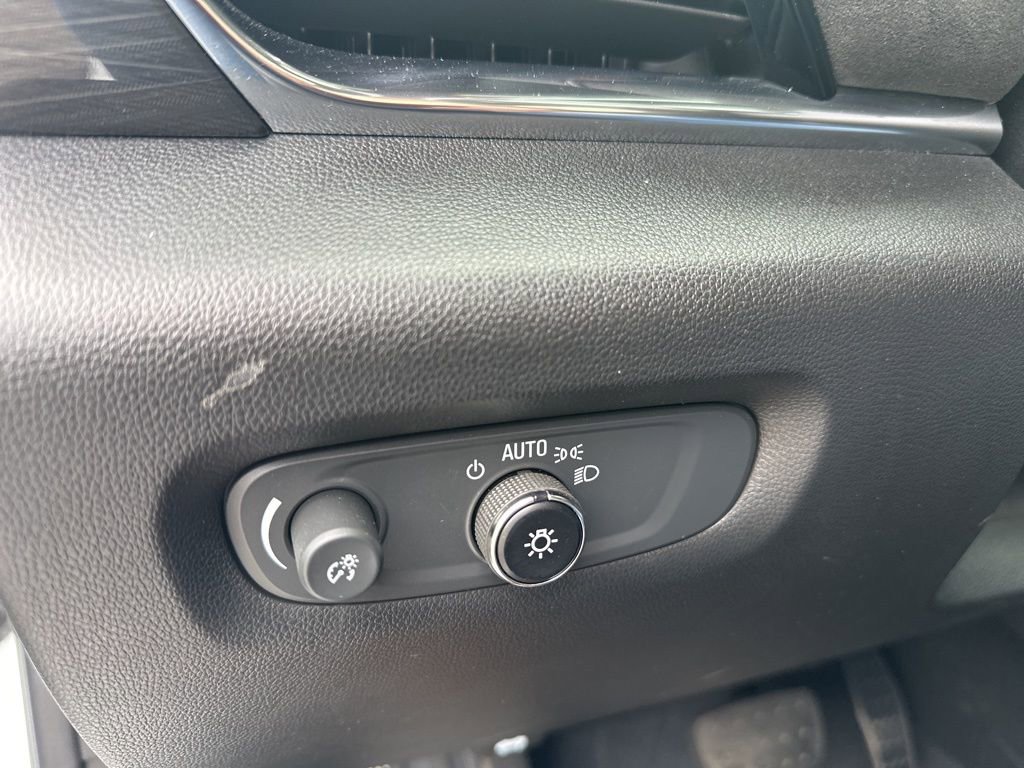 Used 2023 Chevrolet Traverse High Country w/ LPO, Cargo Package image 26