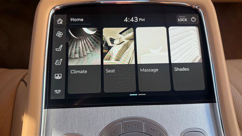 Used 2023 Genesis G90 3.5T AWD/4WD image 30
