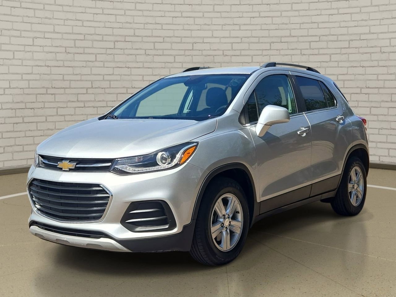 Used 2019 Chevrolet Trax LT FWD image 1