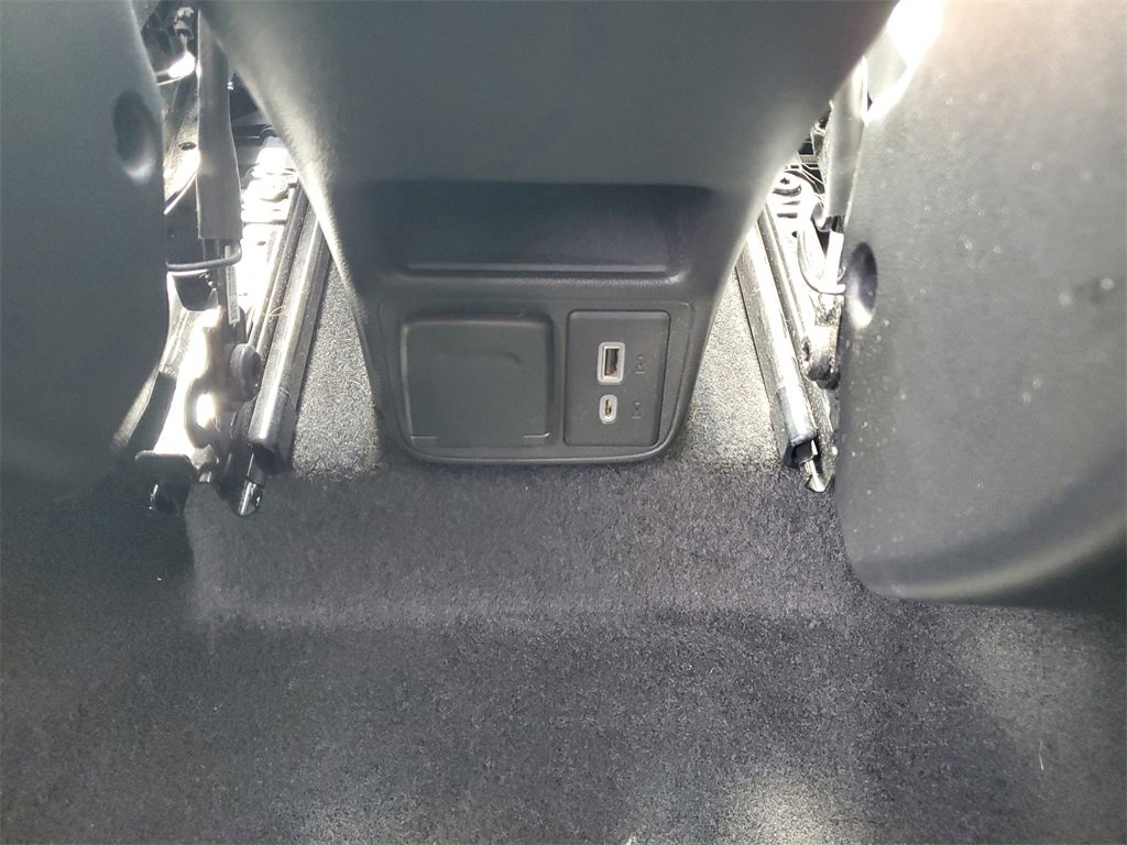 Used 2020 Buick Encore GX Essence w/ Advanced Technology Package image 12