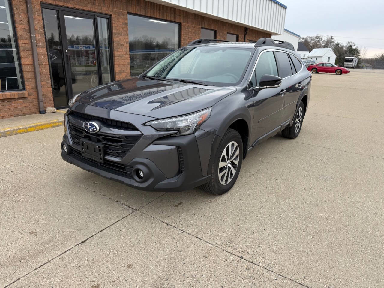 Used 2025 Subaru Outback Premium image 30