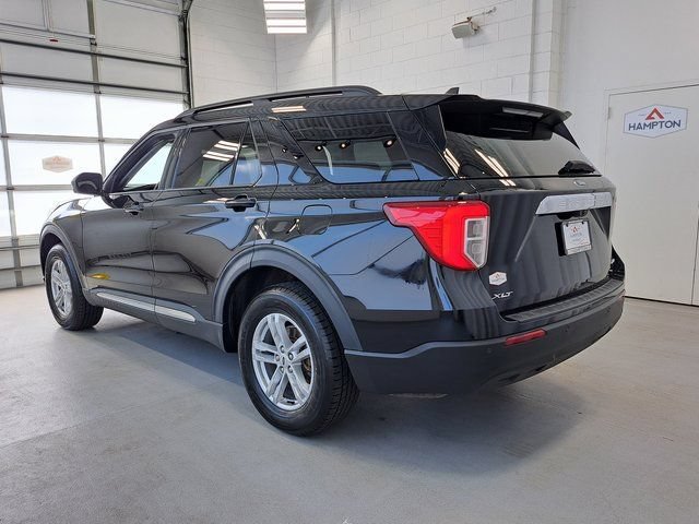 Used 2023 Ford Explorer XLT AWD/4WD image 7