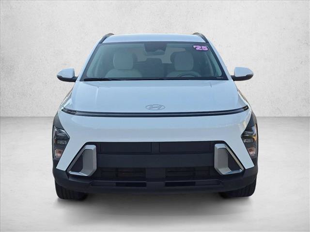 Used 2025 Hyundai Kona SEL FWD image 2