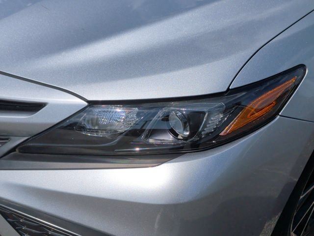 Used 2023 Toyota Camry SE FWD image 11