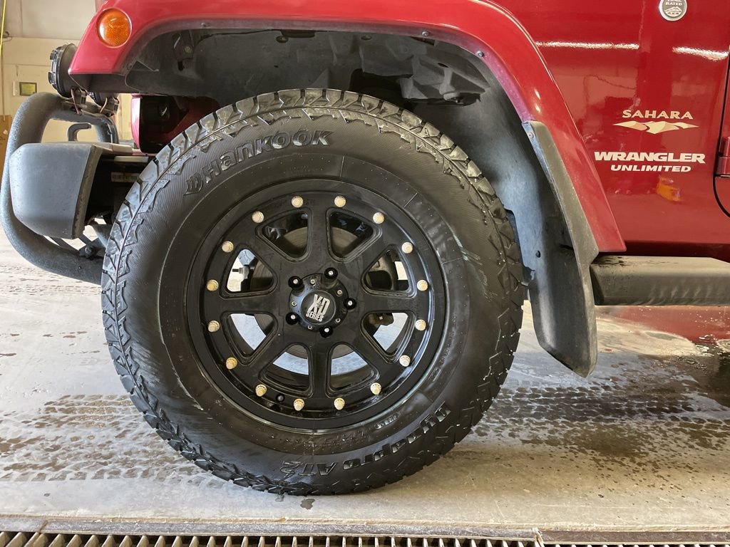 Used 2011 Jeep Wrangler Unlimited Sahara w/ Dual Top Group image 8