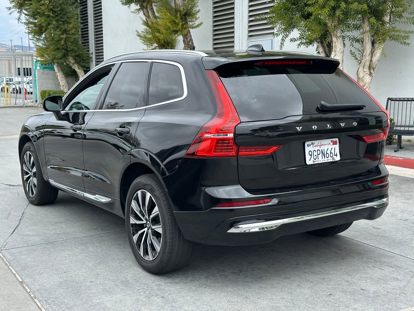 Used 2023 Volvo XC60 B5 Plus FWD image 7