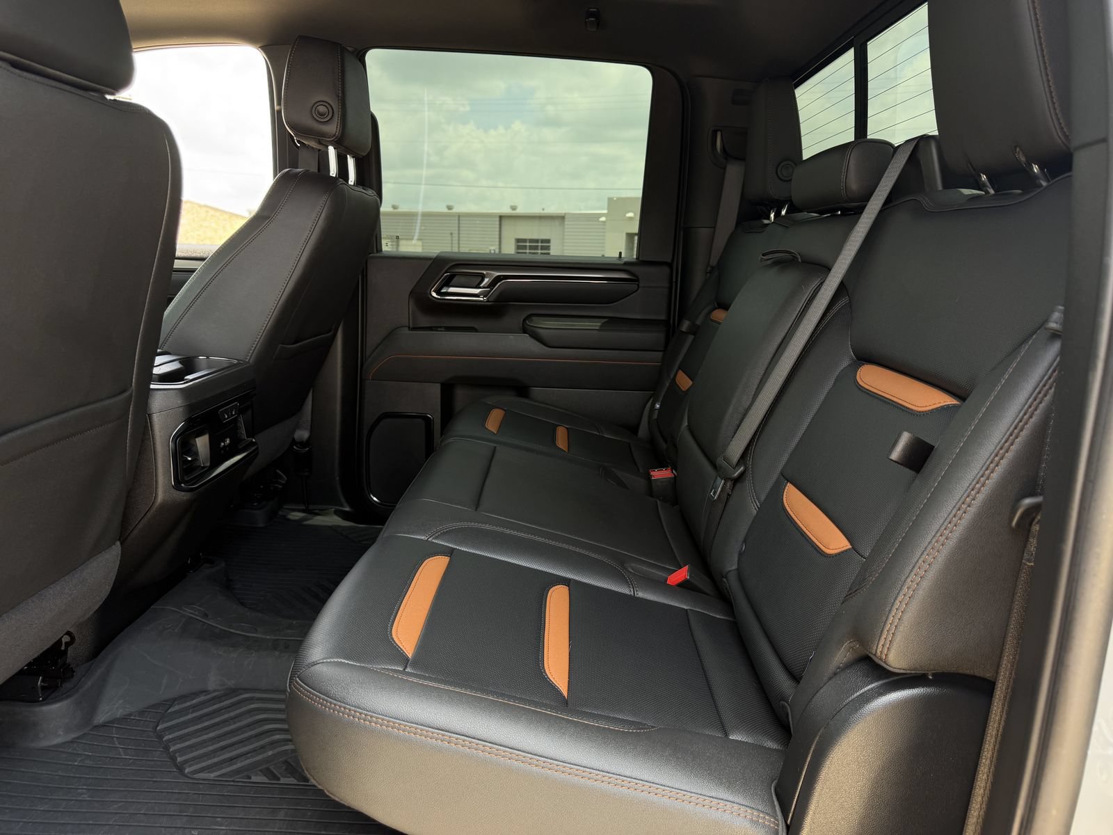Used 2025 GMC Sierra 2500 AT4 w/ AT4 Premium Plus Package AWD/4WD image 31
