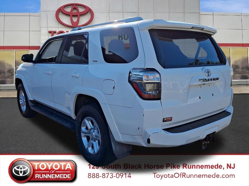 Used 2018 Toyota 4Runner SR5 AWD/4WD image 4