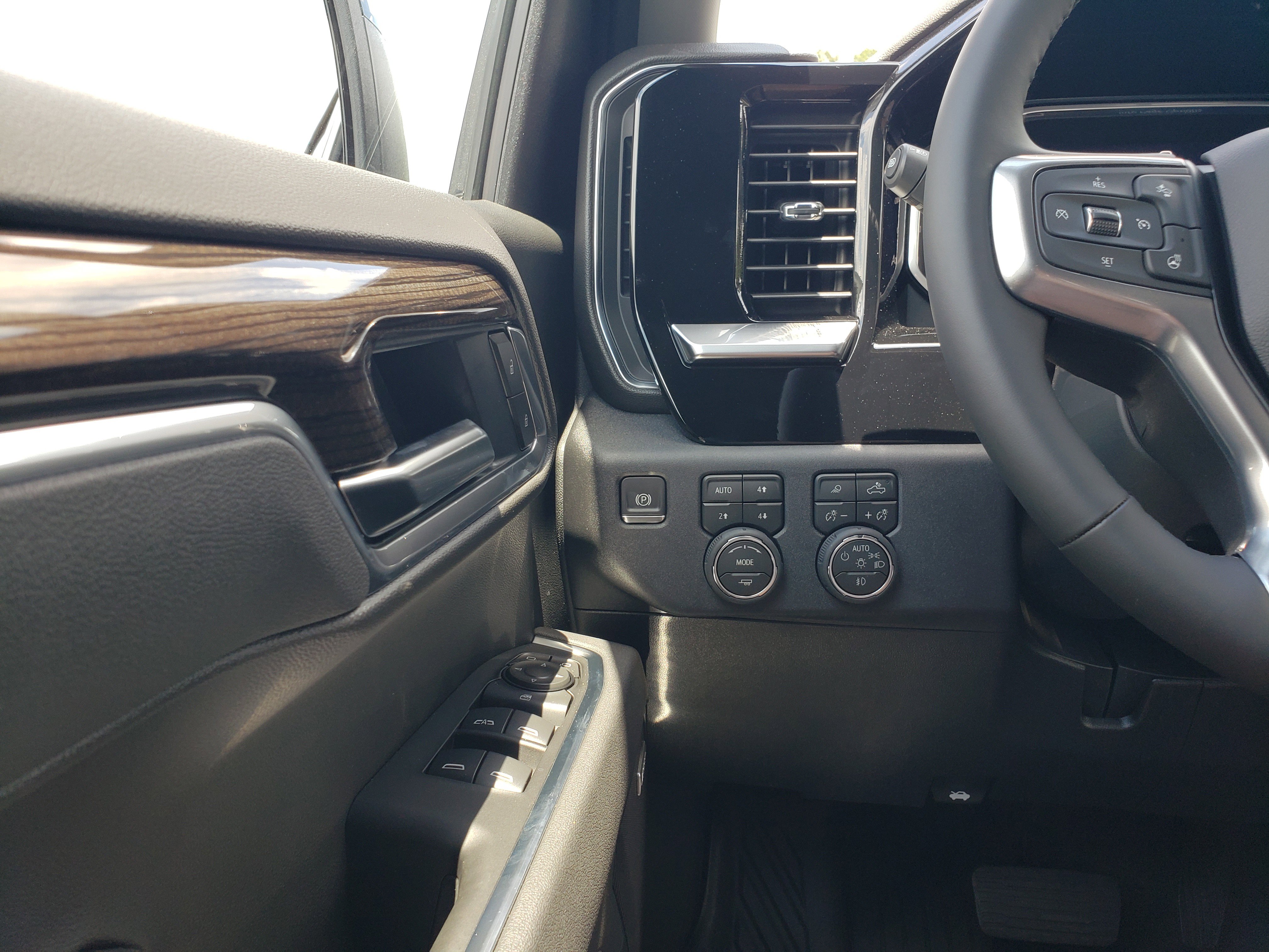 New 2026 Chevrolet Silverado 1500 RST w/ RST All Star Premium Package AWD/4WD image 12