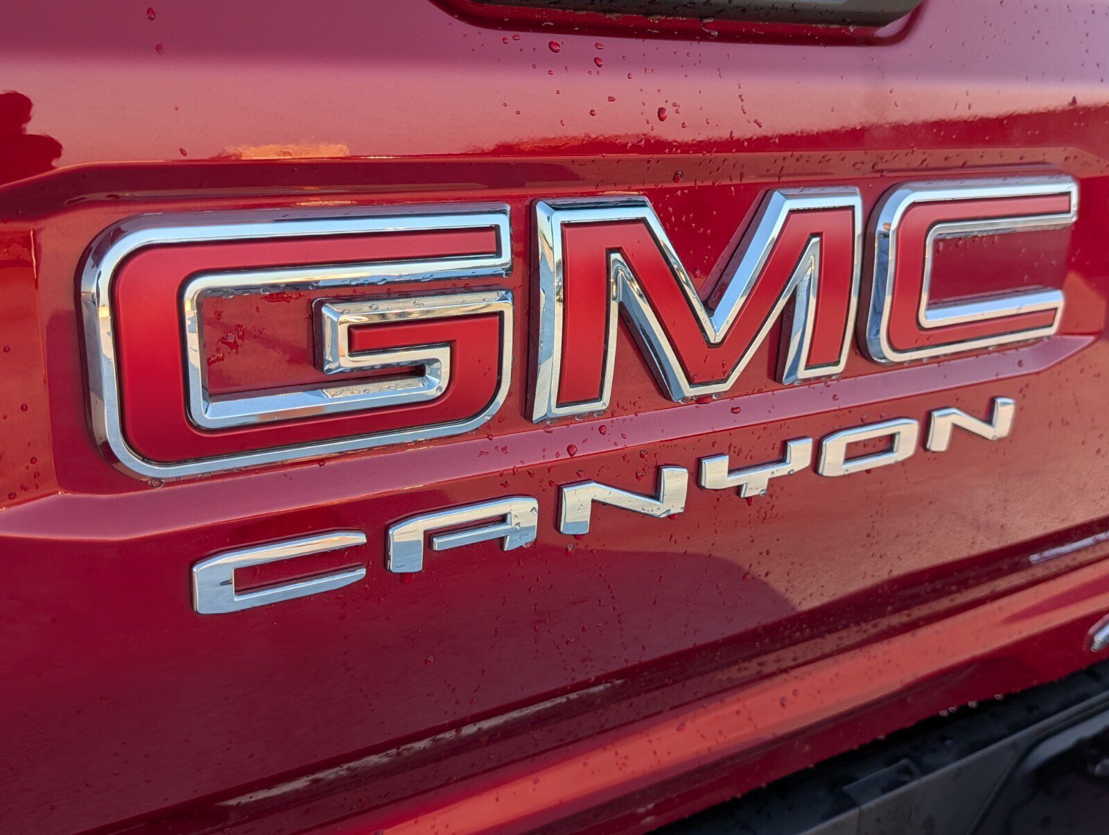 Used 2025 GMC Canyon AT4 w/ AT4X Package AWD/4WD image 9