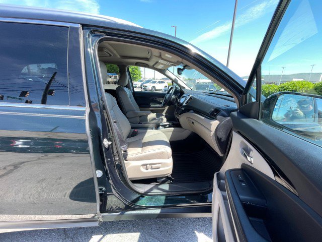 Used 2017 Honda Pilot Touring image 19