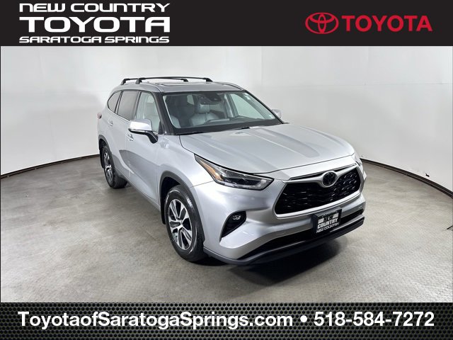 Used 2021 Toyota Highlander XLE image 1