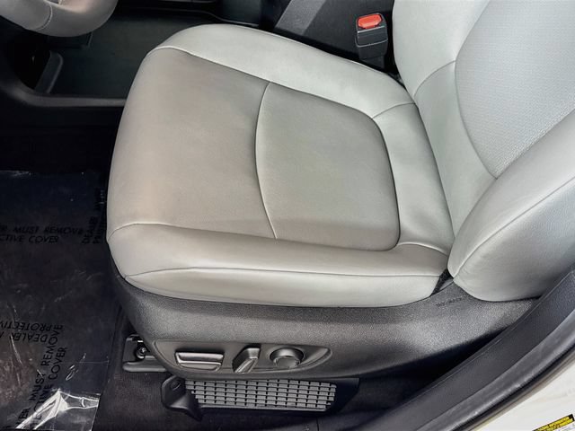 Used 2025 Toyota Sienna XLE FWD image 18