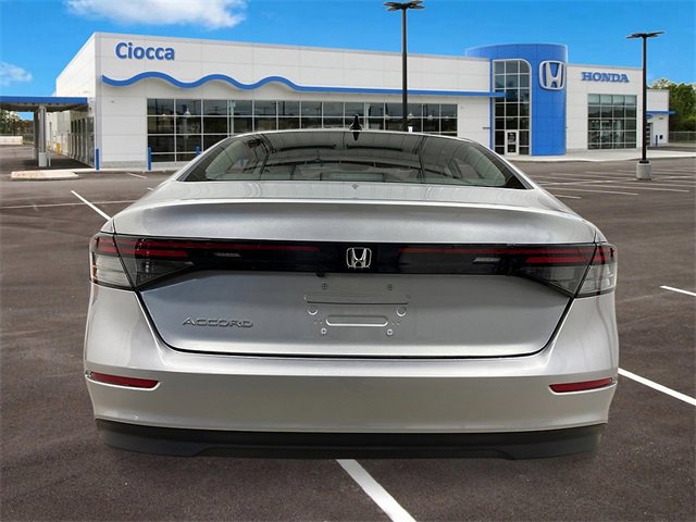 New 2025 Honda Accord SE image 4