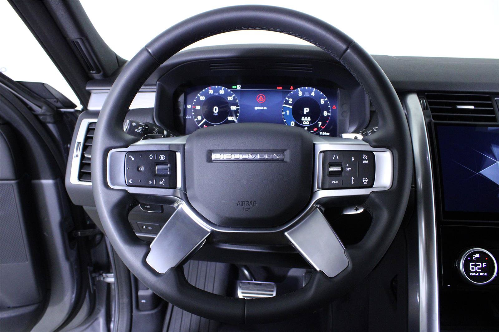Used 2025 Land Rover Discovery Dynamic SE AWD/4WD image 21