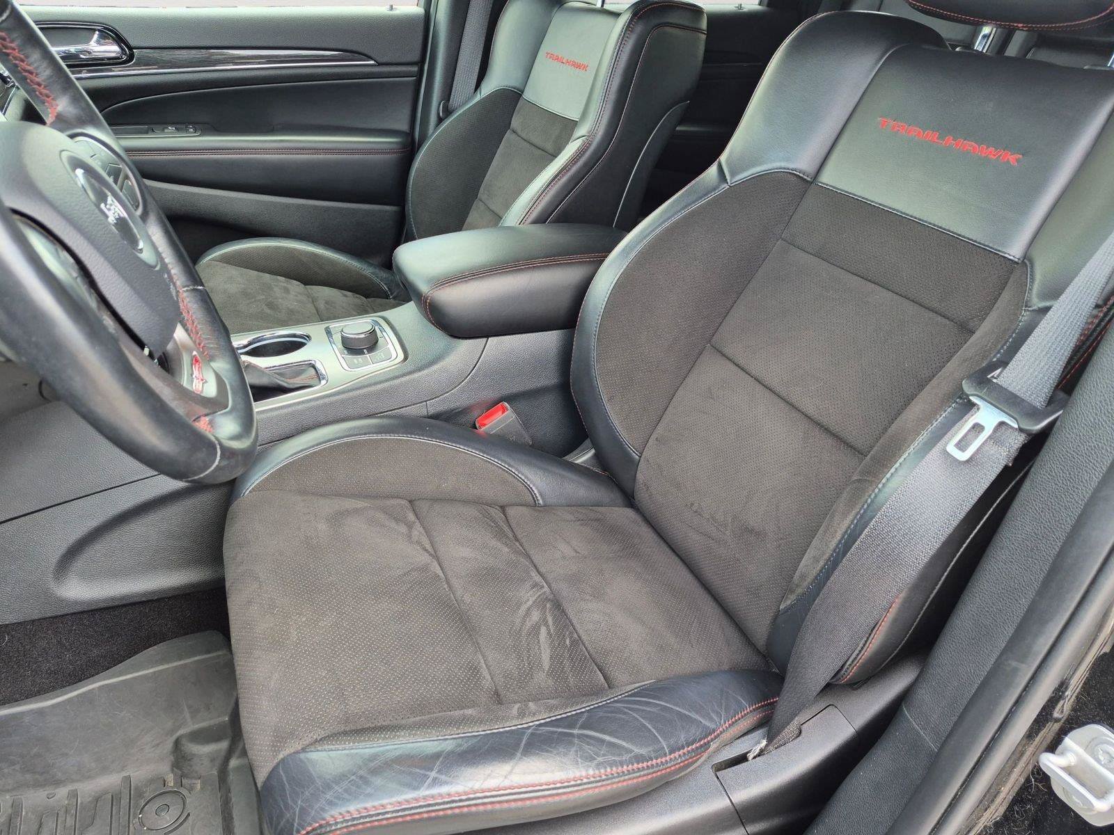 Used 2020 Jeep Grand Cherokee Trailhawk AWD/4WD image 12