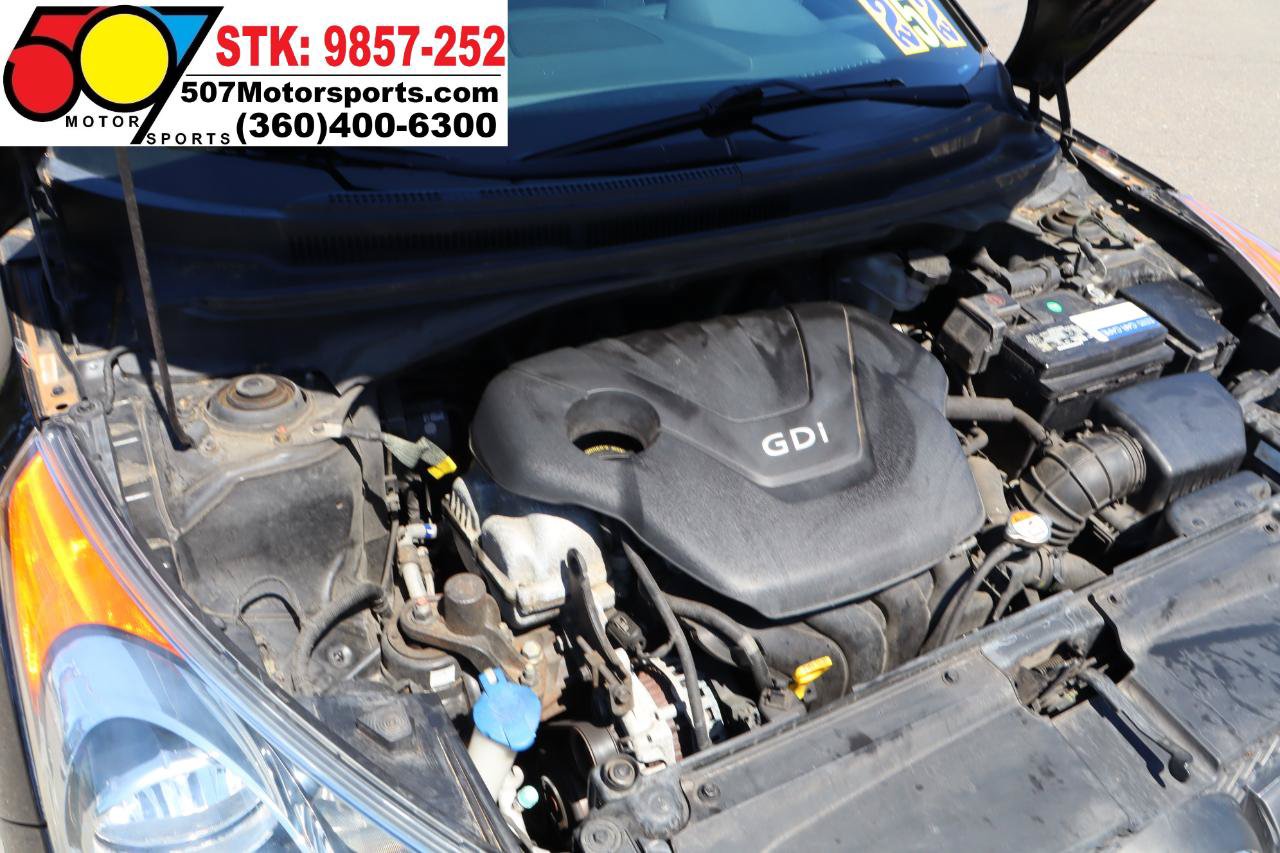 Used 2013 Hyundai Veloster w/ Style Pkg FWD image 22
