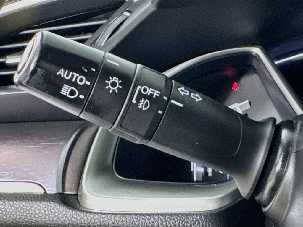 Used 2018 Honda Civic Touring image 13