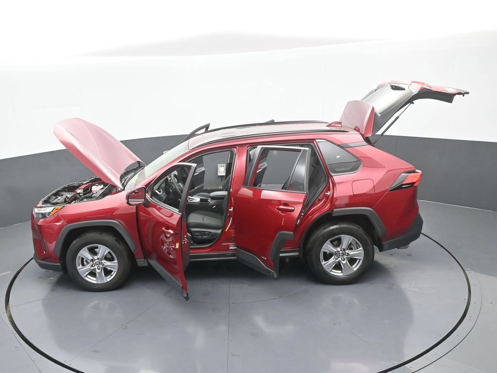 Used 2025 Toyota RAV4 XLE image 68