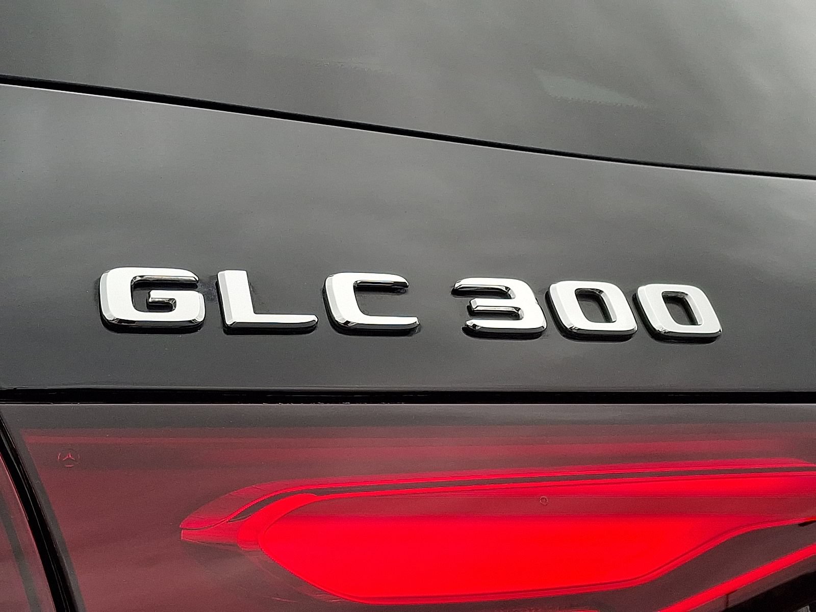 Used 2024 Mercedes-Benz GLC 300 4MATIC image 31