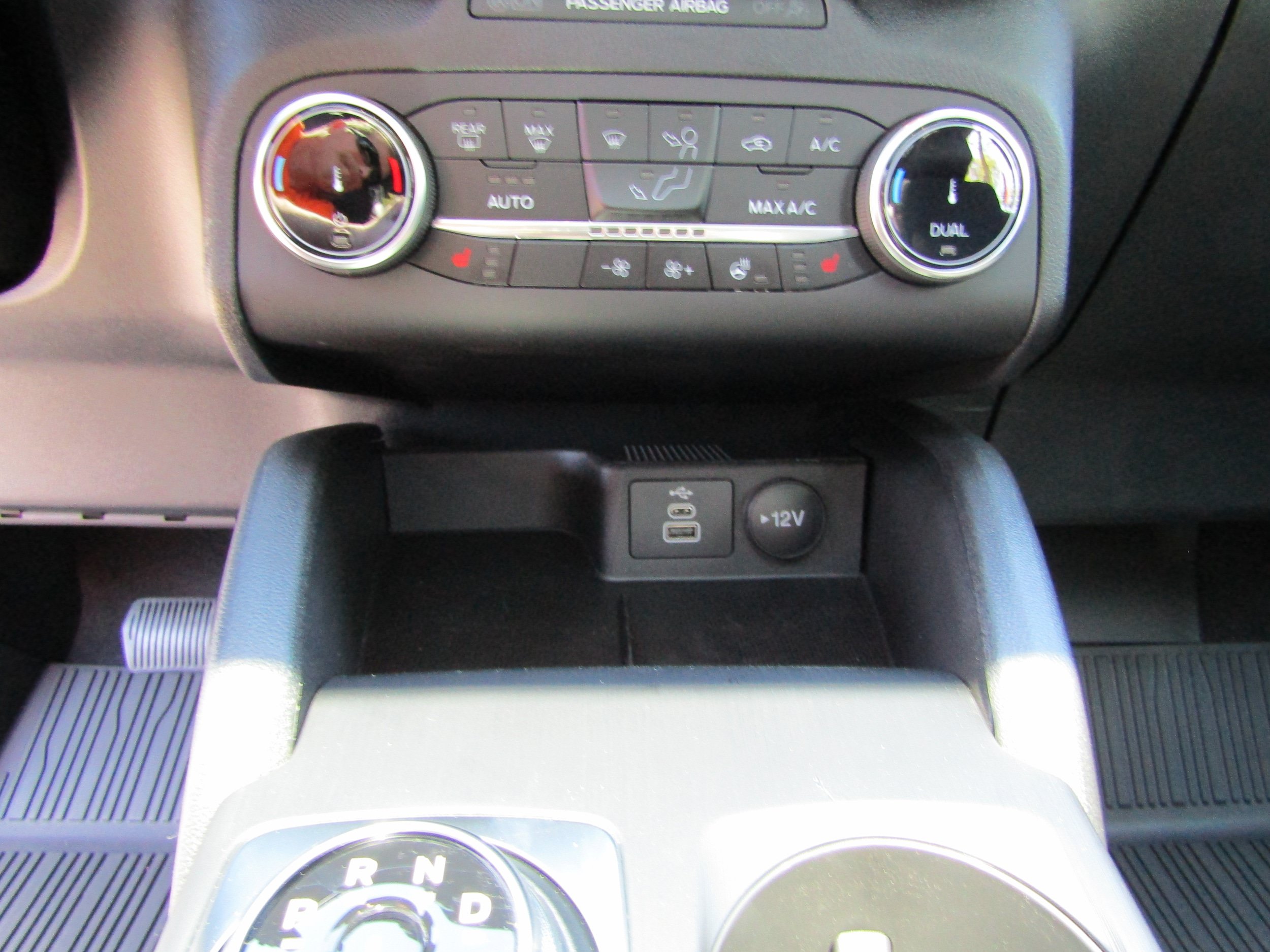 New 2026 Ford Escape ST-Line w/ Cold Weather Package AWD/4WD image 33