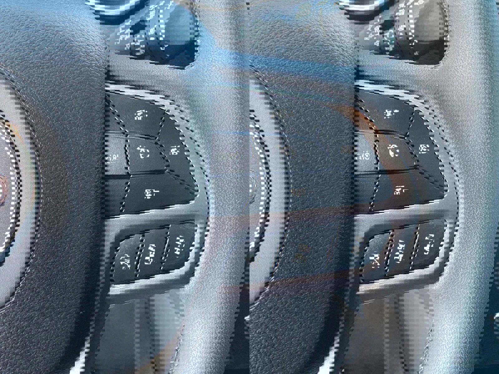 Used 2022 Jeep Cherokee Limited image 17