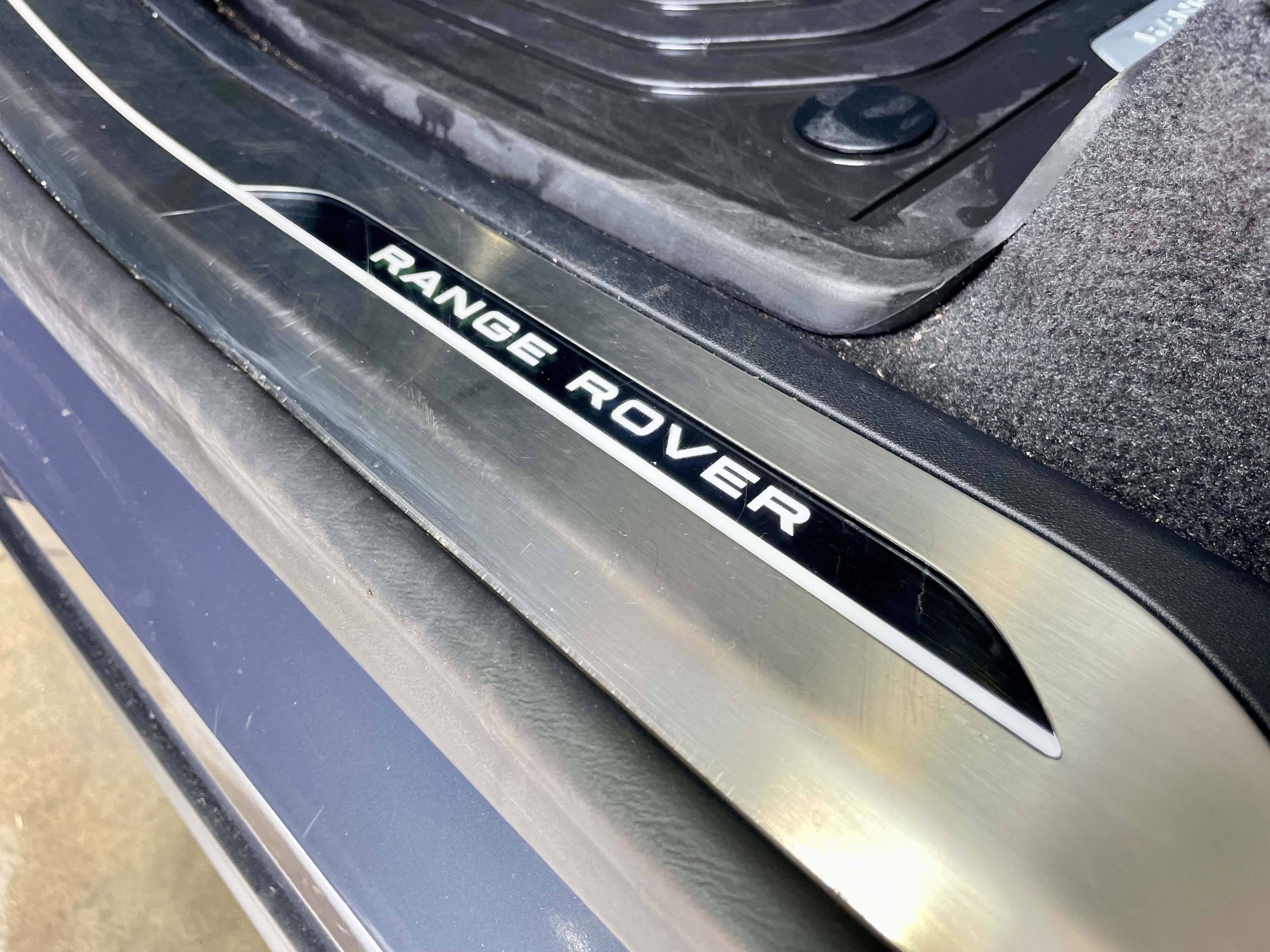 Used 2025 Land Rover Range Rover Sport AWD/4WD image 39