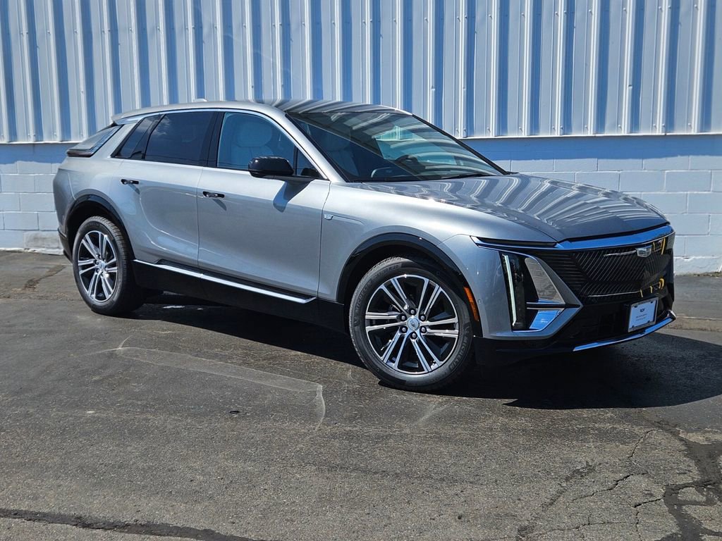 New 2025 Cadillac Lyriq Luxury w/ LPO, Floor Liner Package