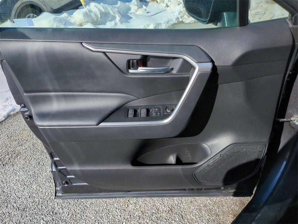 Used 2023 Toyota RAV4 XLE w/ Convenience Package image 7