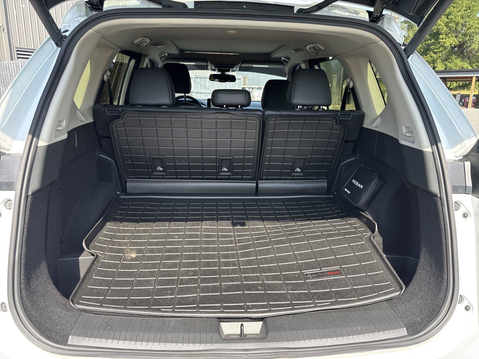 Used 2025 Nissan Rogue SL w/ SL Premium Package FWD image 26