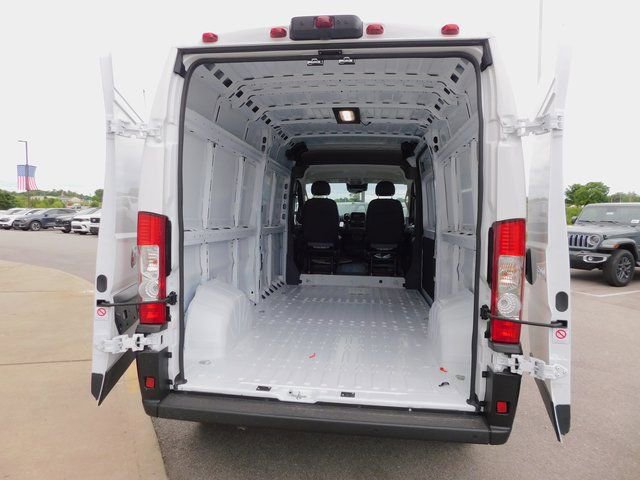 New 2024 RAM ProMaster 2500 w/ Quick Order Package 22G SLT image 12