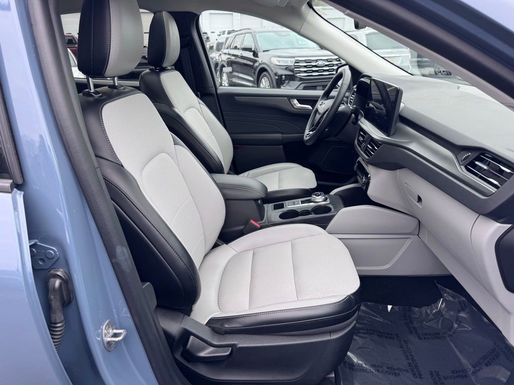 Used 2024 Ford Escape SE FWD image 28