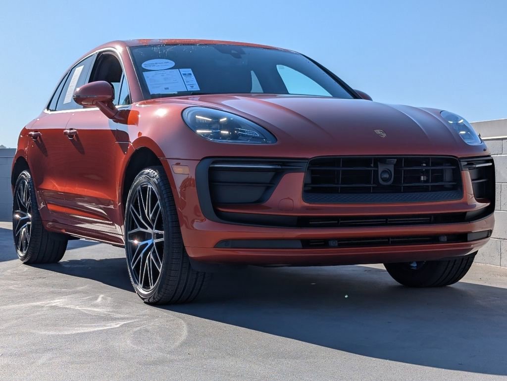 Certified 2024 Porsche Macan image 25