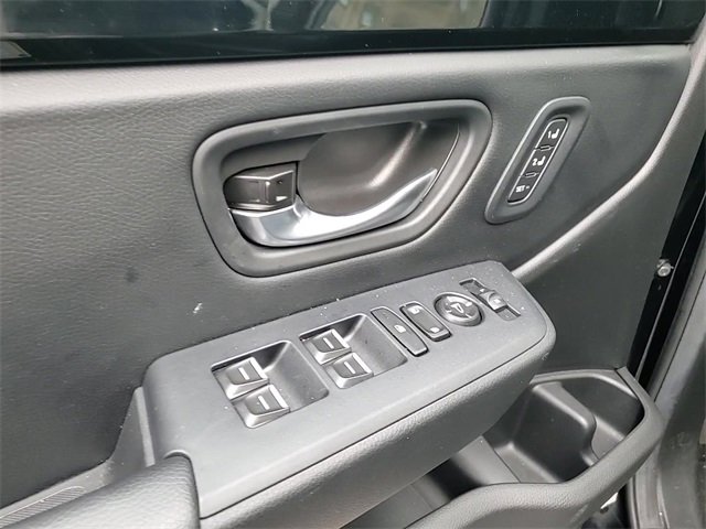 Used 2025 Honda Pilot Touring image 10