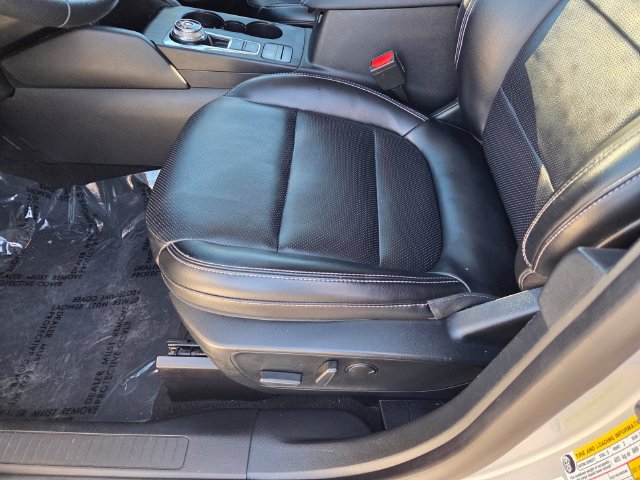 Certified 2020 Ford Escape SE Sport FWD image 17