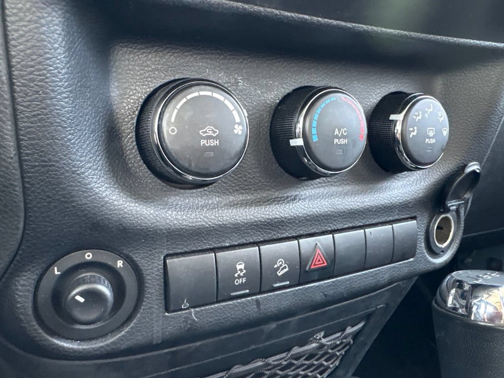 Used 2014 Jeep Wrangler Unlimited Sport w/ Quick Order Package 24S AWD/4WD image 23