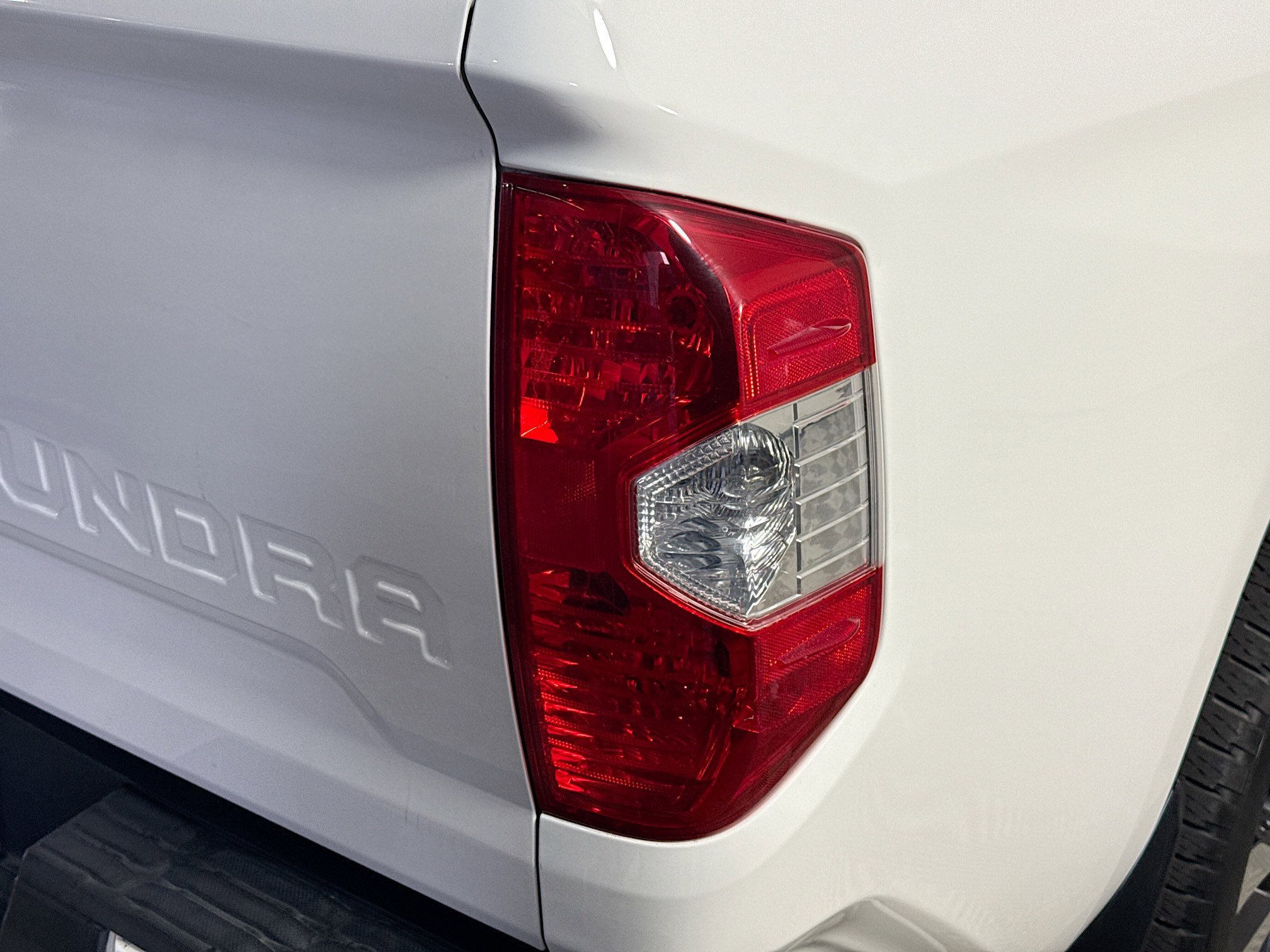 Used 2018 Toyota Tundra Limited w/ Limited Premium Package image 33