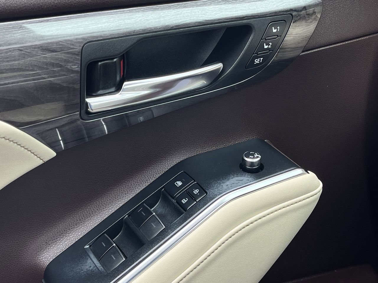 Used 2021 Toyota Highlander Limited image 21
