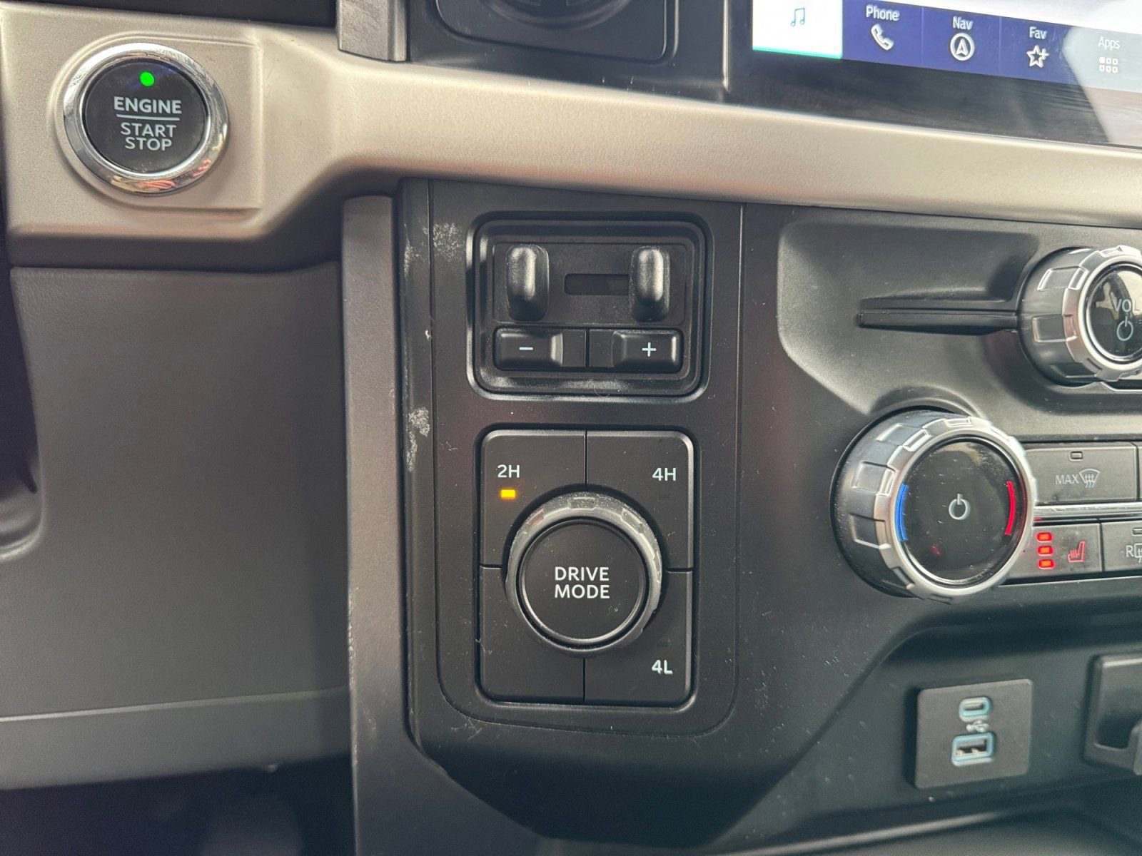 Certified 2023 Ford F150 XLT w/ Equipment Group 302A High image 27