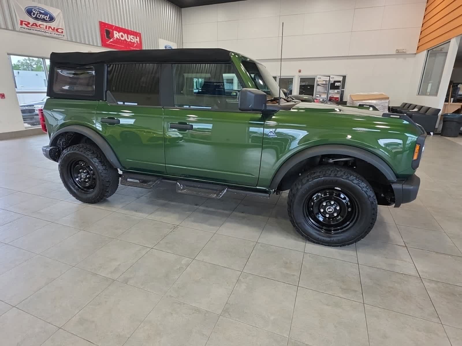 Certified 2023 Ford Bronco Black Diamond AWD/4WD image 6