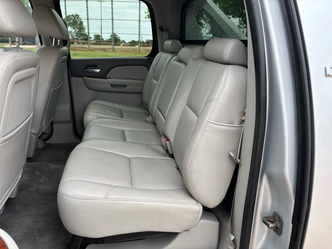 Used 2012 Chevrolet Avalanche LTZ AWD/4WD image 11