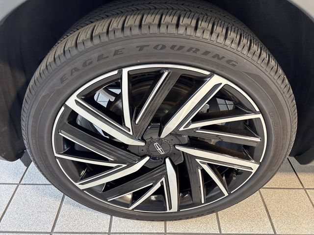 Used 2025 Lincoln Aviator Reserve w/ Equipment Group 201A AWD/4WD image 5