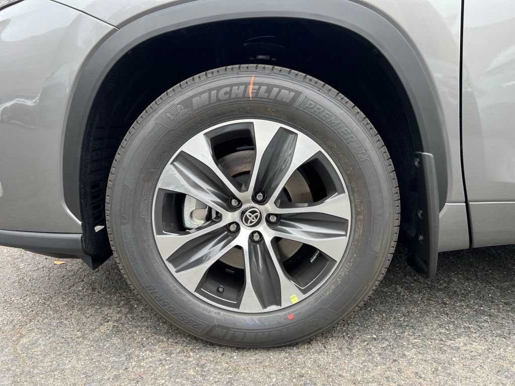 New 2026 Toyota Highlander XLE AWD/4WD image 6