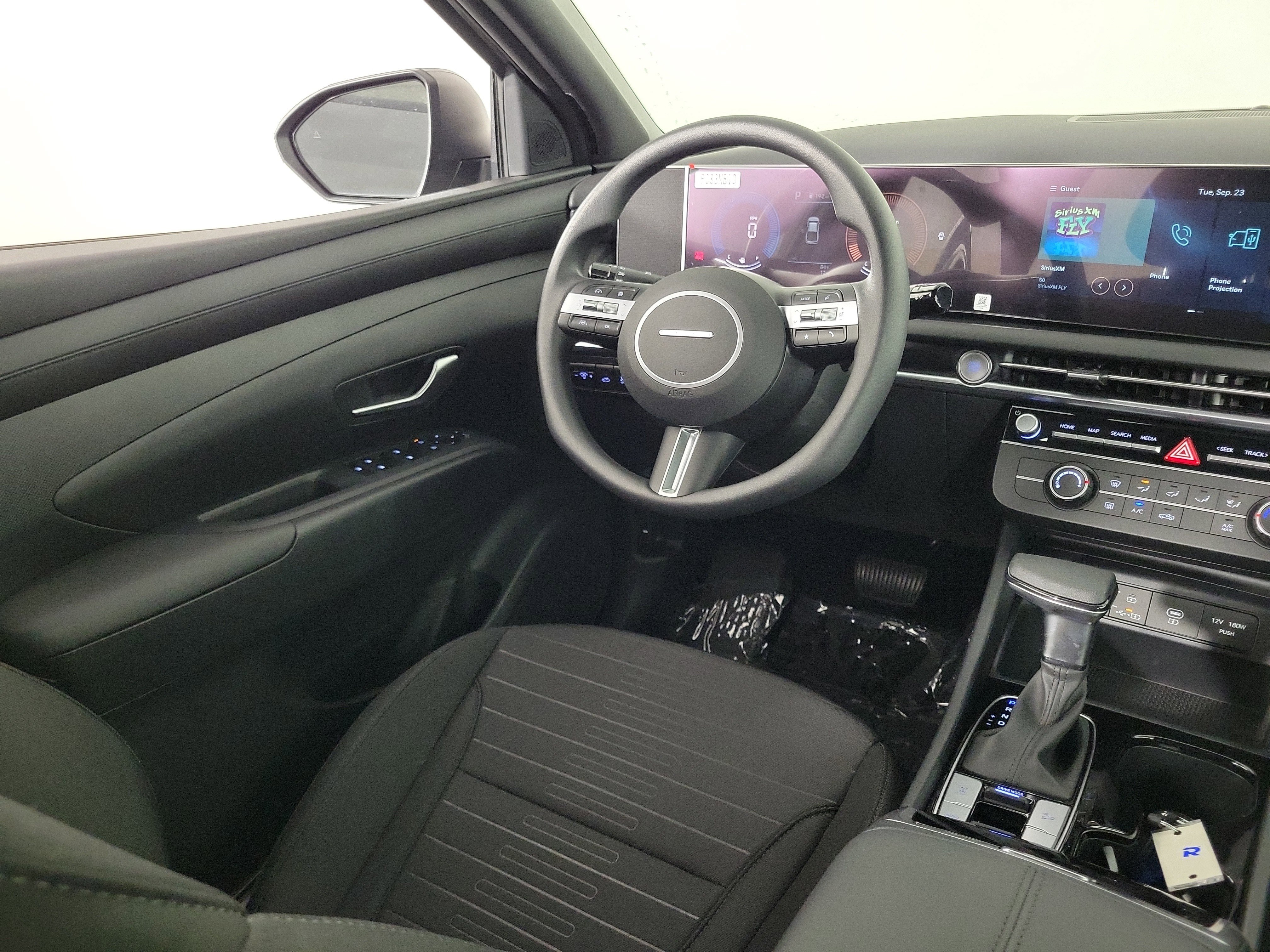 New 2025 Hyundai Santa Cruz SE image 5