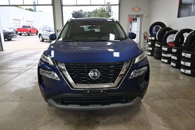 Used 2021 Nissan Rogue SV AWD/4WD image 2