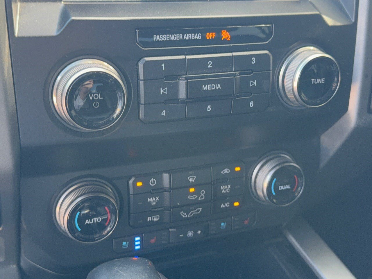 Used 2019 Ford F150 Raptor w/ Equipment Group 802A Luxury AWD/4WD image 22