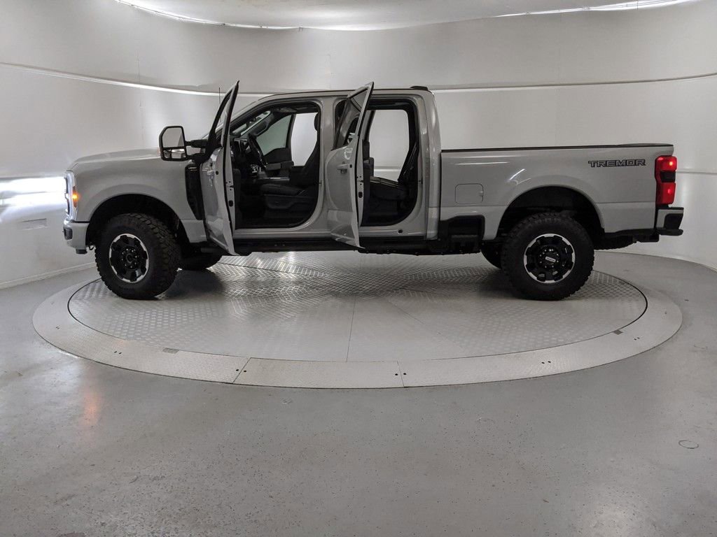 New 2025 Ford F250 Lariat w/ Lariat Ultimate Package image 11