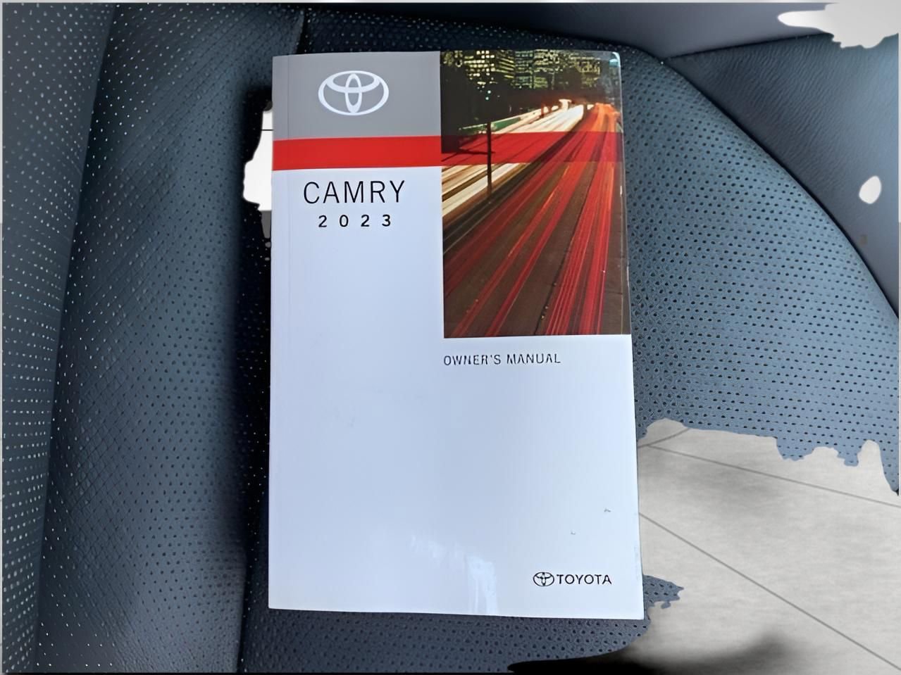 Used 2023 Toyota Camry XSE image 2