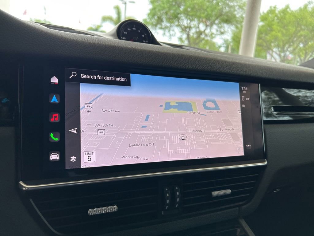 Used 2022 Porsche Cayenne Coupe image 10