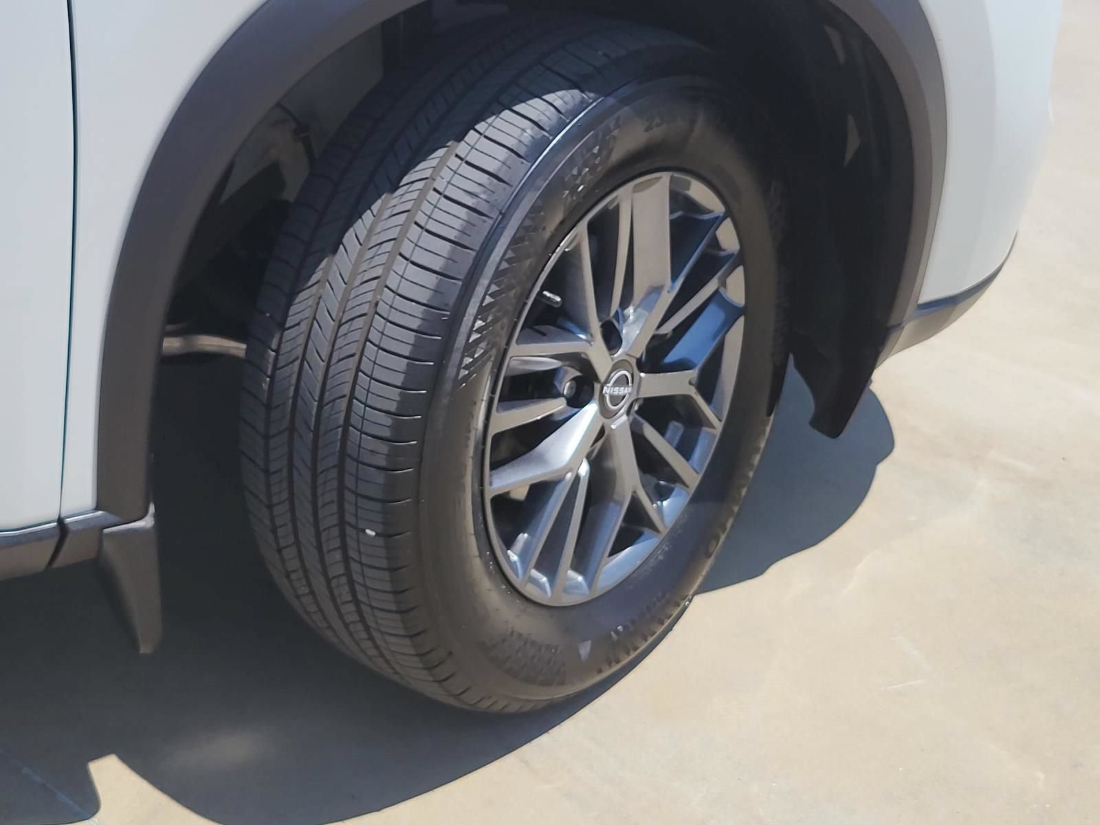 Used 2026 Nissan Rogue SV FWD image 5